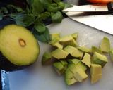 Foto del paso 1 de la receta: Ensalada de escarola, tomate, aguacate y albahaca