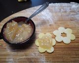 Foto del passaggio 4 della ricetta Frollini con marmellata