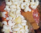 A picture of step 5 of Pizza macaroni.