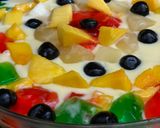 A picture of step 4 of Custard with seasonal fruits.