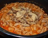 Tejfölös gombás sertéstokány recept fázis 4 fotója
