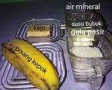 Foto langkah ke 1 dari resep Milk whit banana and cheese.