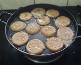 केळ्याचे अप्पम/ऊन्नियप्पम (keli appam recipe in marathi) रेसिपी स्टेप 6 फोटो 