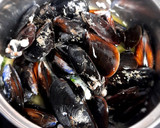 Foto del paso 4 de la receta: Mejillones al vino blanco