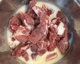 Hình bước làm 2 của món Thịt chiên xù chấm sốt chua ngọt
