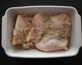 Foto del paso 3 de la receta: Pollo al horno en salsa cebolla/tomillo