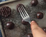Foto langkah ke 7 dari resep Kue Kering Coklat kacang.
