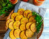 કોથમીર મરચા બિસ્કિટ ભાખરી (Biscuit bhakhri recipe in Gujarati) રેસીપી સ્ટેપ6ફોટો