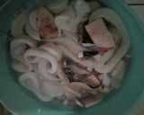 Foto langkah ke 1 dari resep Cumi asam manis.