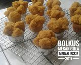 Foto langkah ke 6 dari resep Bolu kukus mekar gula merah.