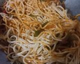 A picture of step 3 of Schezwan Noodles.