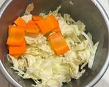 Foto langkah ke 4 dari resep Sup Makaroni Kol Wortel Simpel.