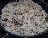 Foto del paso 3 de la receta: Arroz de coliflor con champis y shitake al jengibre