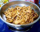 Hình bước làm 3 của món Chà bông nấm bào ngư
