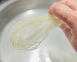Foto del paso 2 de la receta: Noodles de arroz con pollo y zanahorias 🥕 🐣 🥕 🐣 🌾
