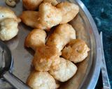 A picture of step 3 of Dahi vada.