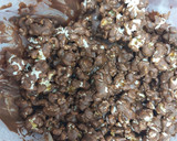 Foto del paso 4 de la receta: Palomitas de maíz caseras y bañadas en chocolate 🍿🍿🍿🍿🍫🍫🍫