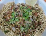 A picture of step 4 of Sprout chaat.