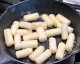 Foto langkah ke 3 dari resep Grilled garaetteok with butter.