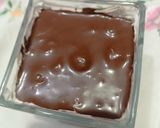 Foto del passaggio 4 della ricetta Dessert allo yogurt greco con frutti di bosco e crema di cacao