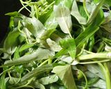 Foto langkah ke 2 dari resep Cah Kangkung Terasi Saus Tiram.