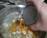 Foto del paso 3 de la receta: Patatas a la marinera con mejillones y gambas