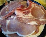 Foto del paso 1 de la receta: Chuletas de puerco 🐷 fritas