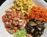Hình bước làm 4 của món Cơm hấp lá sen