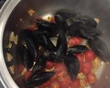 Foto del paso 2 de la receta Mejillones con crema mediterránea