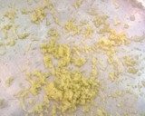 Foto del paso 3 de la receta: Galletitas de harina integral con avena y manzanas picadas aptas para diabéticos