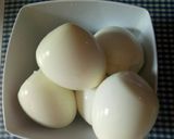 Foto langkah ke 1 dari resep Telur masak kecap so simple （semur telur）.