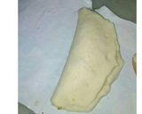 A picture of step 6 of Urad dal gujhiya.