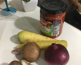 Foto del paso 4 de la receta: Macarrones de remolacha con lenteja roja con salsa tomate y champiñones