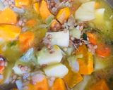 Foto del paso 4 de la receta: GUISO DE LENTEJONES CON VERDURAS 🍵🧅🫑🥕🥬🥔🍠🍵