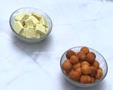 A picture of step 4 of Gullisuwa (Milk balls).