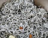 Foto del paso 3 de la receta: Revuelto de gulas con huevo y patatas 😬
