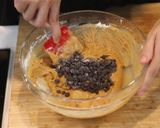 Foto langkah ke 6 dari resep Fudgy Cookie Brownies Tanpa Mixer: Satu Gigit Tiga Tekstur!.