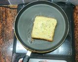 ईज़ी चीज़ी गार्लिक ब्रेड(Cheesy Garlic Bread Recipe in Hindi) रेसिपी चरण 3 फोटो