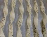 Foto langkah ke 2 dari resep Pastry cheese stick with oregano.