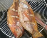 Foto langkah ke 2 dari resep Ikan Bakar Teflon Simpel Enak.