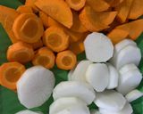 Hình bước làm 1 của món Mì soup sườn rau củ