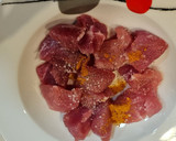 Foto del paso 2 de la receta: Magro de cerdo al curry con boniato y patata