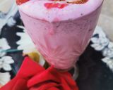 A picture of step 4 of Strawberry shake.