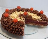 Cerbona csokoládémousse-torta szilvazselével (glutén-, tej-, tojásmentes, sütés nélkül készíthető) recept fázis 7 fotója