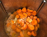 Foto del paso 4 de la receta: Crema de zanahoria y trigueros