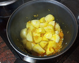 Foto del paso 2 de la receta: Caldo de papas con huevo duro picado