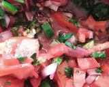Foto del paso 2 de la receta: Enfrijoladas (sin aceite) con pico de gallo