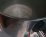 Foto langkah ke 1 dari resep Kopi susu memakai french press.