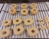 A picture of step 3 of Donuts (Baking Soft Bouncy Version) 甜甜圈(焗爐軟綿彈性版).