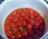 Foto del paso 3 de la receta: Confitura de tomates baby en rama con toques de clementinas
